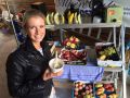Jessica von Bredow-Werndl mit dem legendären Birchermüsli in der Vitaminbar beim iWEST Alpen Cup